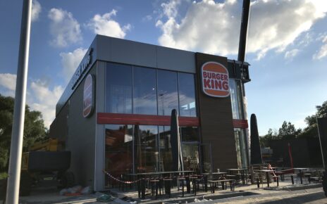 De werken aan de Burger King van Ninove zijn bijna klaar.