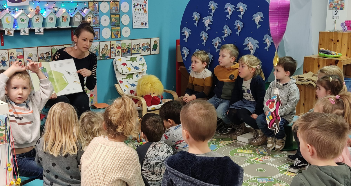 Voorleesdag van ouderraad Hartencollege Meerbeke groot succes